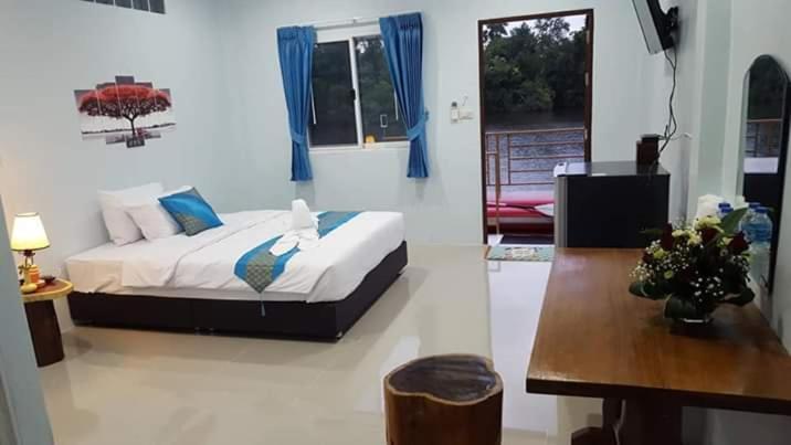 Khum Thong Resort Takuapa 外观 照片
